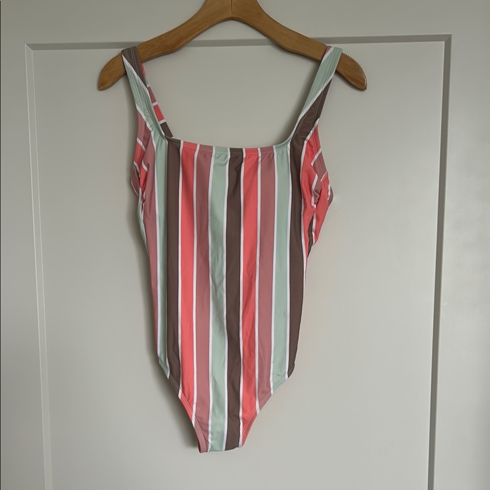 KONA SOL ONE PIECE SWIMWEAR SWIMSUIT SIZE S NWOT